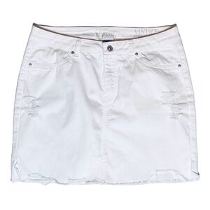 Rewash Women's Distressed White Mini Skirt